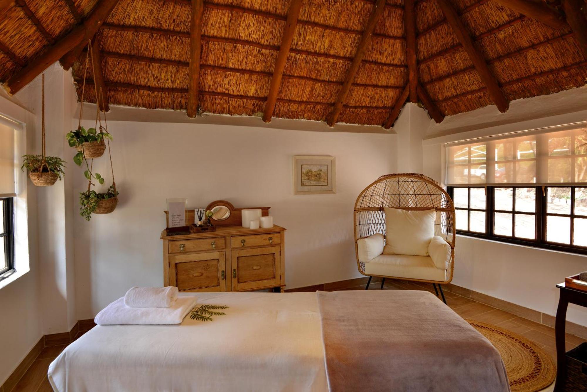 Thanda Manzi Country Hotel Центурион Экстерьер фото